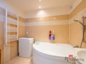 Prodej bytu 3+1, Hradec Králové - Nový Hradec Králové, třída Edvarda Beneše, 98 m2