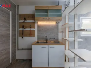 Prodej obchodního prostoru, Karlovy Vary - Rybáře, Konečná, 72 m2