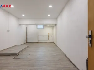 Prodej obchodního prostoru, Karlovy Vary - Rybáře, Konečná, 72 m2