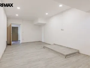 Prodej obchodního prostoru, Karlovy Vary - Rybáře, Konečná, 72 m2