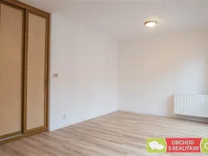 Pronájem bytu 1+kk, Praha, Kozácká, 30 m2