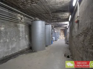 Pronájem skladu, Morašice, 2710 m2