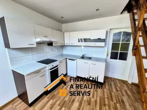 Pronájem atypického bytu, Mladá Boleslav, Husova, 60 m2