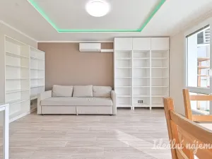 Pronájem bytu 3+1, Brno, Zikova, 74 m2