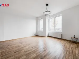 Pronájem bytu 1+kk, Praha - Dolní Počernice, Černodolská, 39 m2