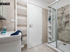 Pronájem bytu 1+kk, Praha - Dolní Počernice, Černodolská, 39 m2