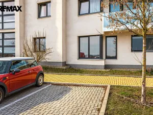 Pronájem bytu 1+kk, Praha - Dolní Počernice, Černodolská, 39 m2