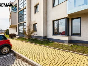 Pronájem bytu 1+kk, Praha - Dolní Počernice, Černodolská, 39 m2