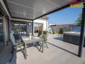 Prodej rodinného domu, Pohořelice, U Větrolamu, 160 m2