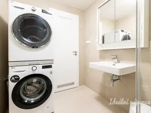 Pronájem bytu 2+kk, Praha - Vysočany, Fafkových, 54 m2