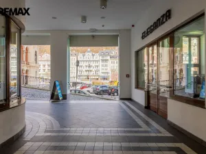Prodej obchodního prostoru, Karlovy Vary, Divadelní náměstí, 52 m2