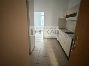 Pronájem bytu 2+kk, Praha - Smíchov, Kmochova, 45 m2