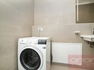 Pronájem bytu 1+kk, Praha - Smíchov, Holečkova, 65 m2