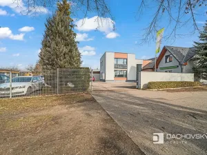 Prodej obchodního prostoru, Pardubice, K Dolíčku, 374 m2