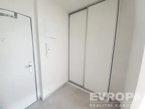 Pronájem bytu 1+kk, Praha - Holešovice, Pplk. Sochora, 26 m2