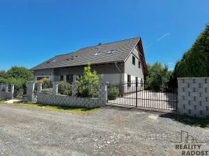 Prodej rodinného domu, Hradečno, 340 m2