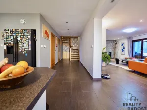 Prodej rodinného domu, Hradečno, 340 m2