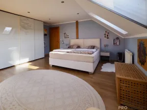 Prodej rodinného domu, Hradečno, 340 m2