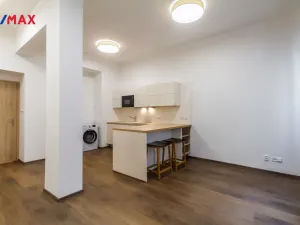 Pronájem bytu 1+kk, Praha - Žižkov, Cimburkova, 30 m2