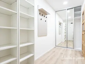 Pronájem bytu 2+kk, Praha, Zelenohorská, 43 m2