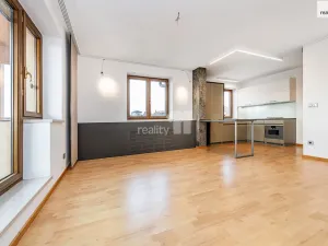 Pronájem bytu 2+kk, Praha - Vršovice, Smolenská, 78 m2