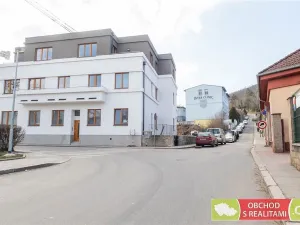 Pronájem bytu 2+kk, Praha, Na Výšince, 38 m2