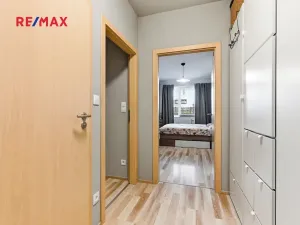 Prodej bytu 2+kk, Praha - Hostavice, U Hostavického potoka, 50 m2