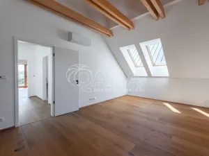 Prodej rodinného domu, Statenice, Nad Vinicí, 270 m2