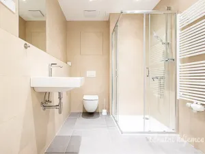 Pronájem bytu 1+kk, Praha - Horní Měcholupy, Milánská, 39 m2