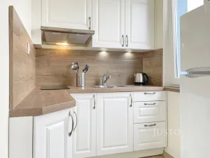 Pronájem bytu 1+kk, Praha, Květnového vítězství, 31 m2