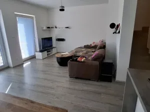 Pronájem rodinného domu, Zaječí, Mladé vinohrady, 136 m2