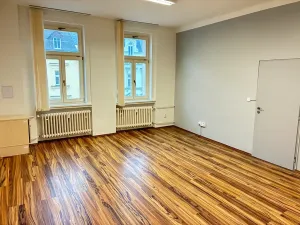 Pronájem kanceláře, Karlovy Vary, T. G. Masaryka, 72 m2