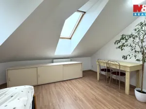 Pronájem bytu 2+kk, Olomouc, Hodolanská, 51 m2