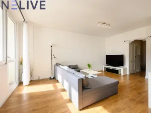Pronájem bytu 3+kk, Praha, Flöglova, 72 m2