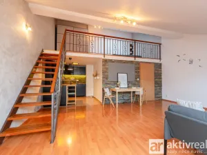 Prodej bytu 2+kk, Šestajovice, Komenského, 63 m2