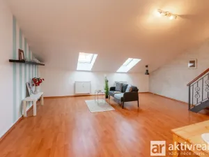 Prodej bytu 2+kk, Šestajovice, Komenského, 63 m2