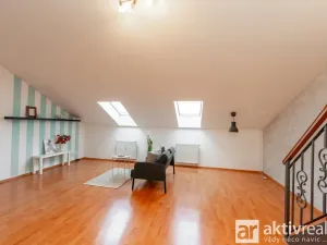 Prodej bytu 2+kk, Šestajovice, Komenského, 63 m2