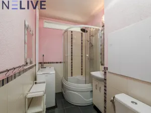 Prodej bytu 3+1, Plzeň, Chválenická, 63 m2