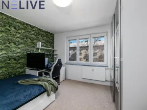 Prodej bytu 3+1, Plzeň, Chválenická, 63 m2