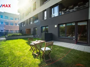 Pronájem bytu 3+kk, Praha - Vysočany, Pechmanových, 86 m2