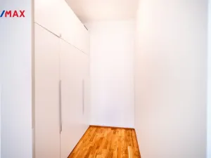 Pronájem kanceláře, Praha - Vysočany, Pechmanových, 91 m2