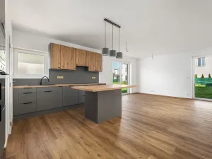 Prodej rodinného domu, Milovice, Modřínová, 137 m2