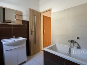 Pronájem bytu 3+1, Ústí nad Labem - Krásné Březno, Na Vinici, 65 m2