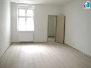 Pronájem bytu 1+1, Plzeň - Jižní Předměstí, V Šipce, 56 m2