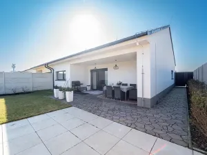 Prodej rodinného domu, Hevlín, 91 m2