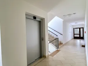 Prodej bytu 1+kk, Praha - Uhříněves, Františka Diviše, 35 m2