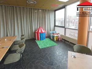 Pronájem restaurace, Praha - Kobylisy, Klapkova, 467 m2