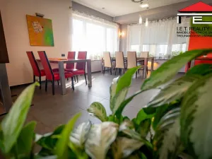 Prodej restaurace, Frýdek-Místek, Olbrachtova, 1004 m2