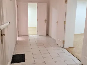 Pronájem kanceláře, Praha - Hostivař, Štěrboholská, 135 m2