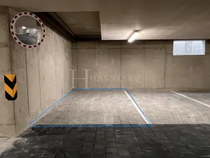 Pronájem bytu 2+kk, Praha - Karlín, U Sluncové, 65 m2